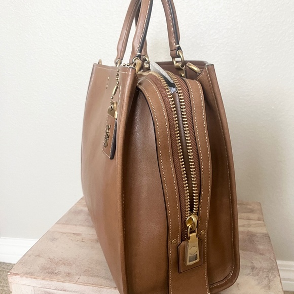 Coach Rogue 30 MTO - Picture 4 of 9